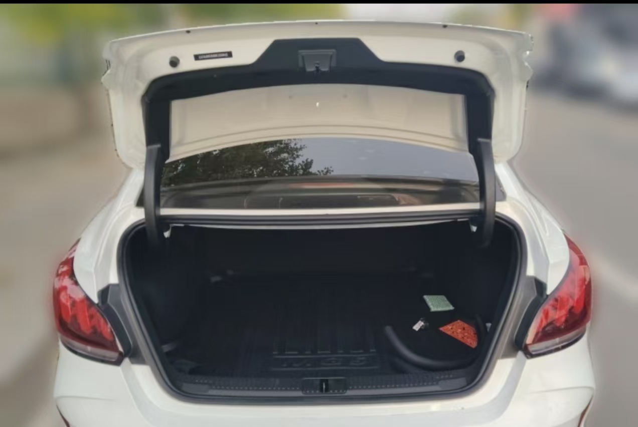 MG 5 2024 car image #2