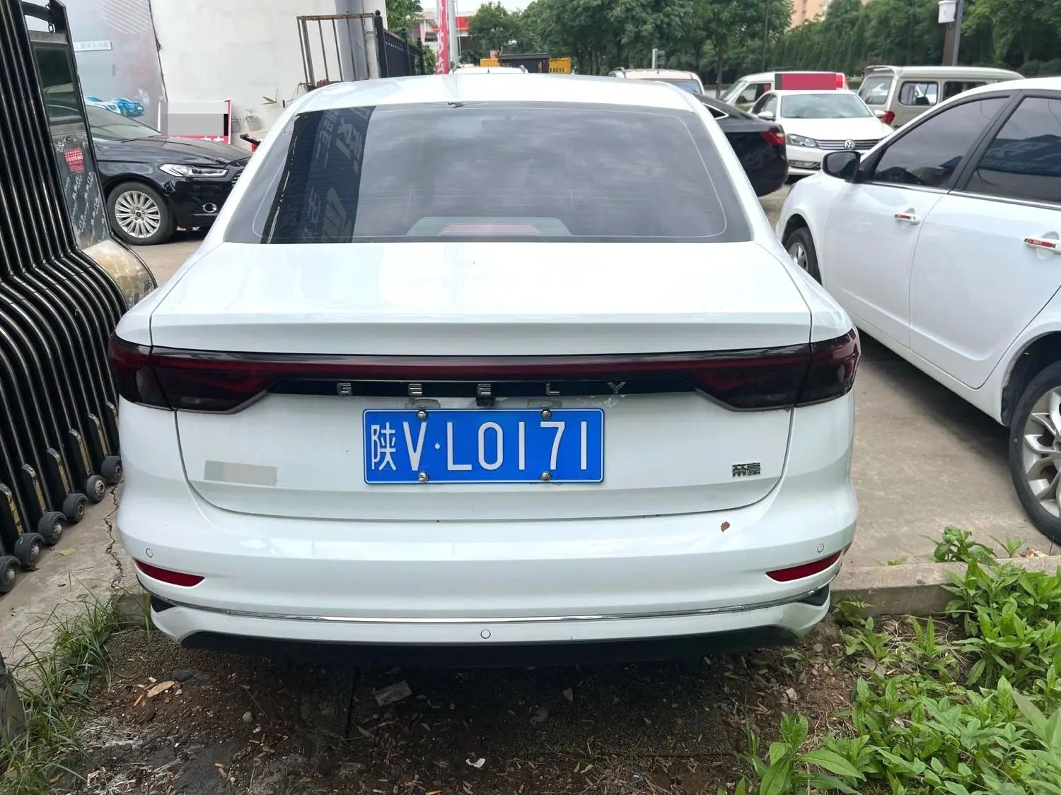 GEELY Emgrand 2023 #2 GEELY Emgrand 2023 car image #2