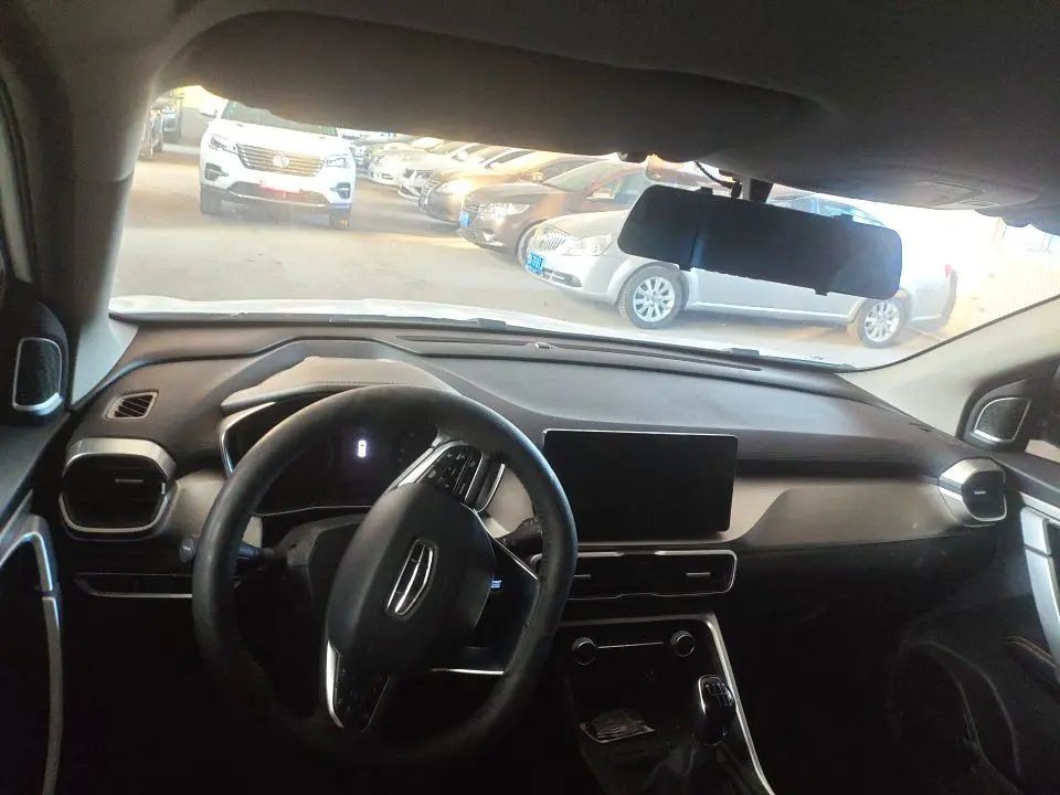 GEELY Coolray 2023 car image #2