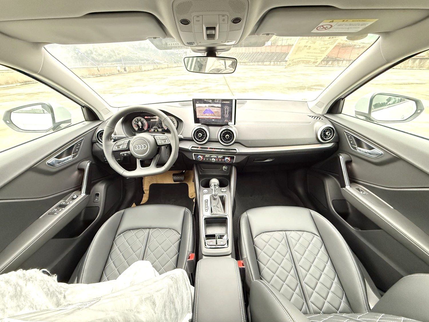 Audi Q2L 2025 car image #8
