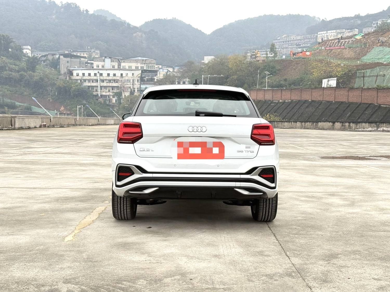 Audi Q2L 2025 car image #3