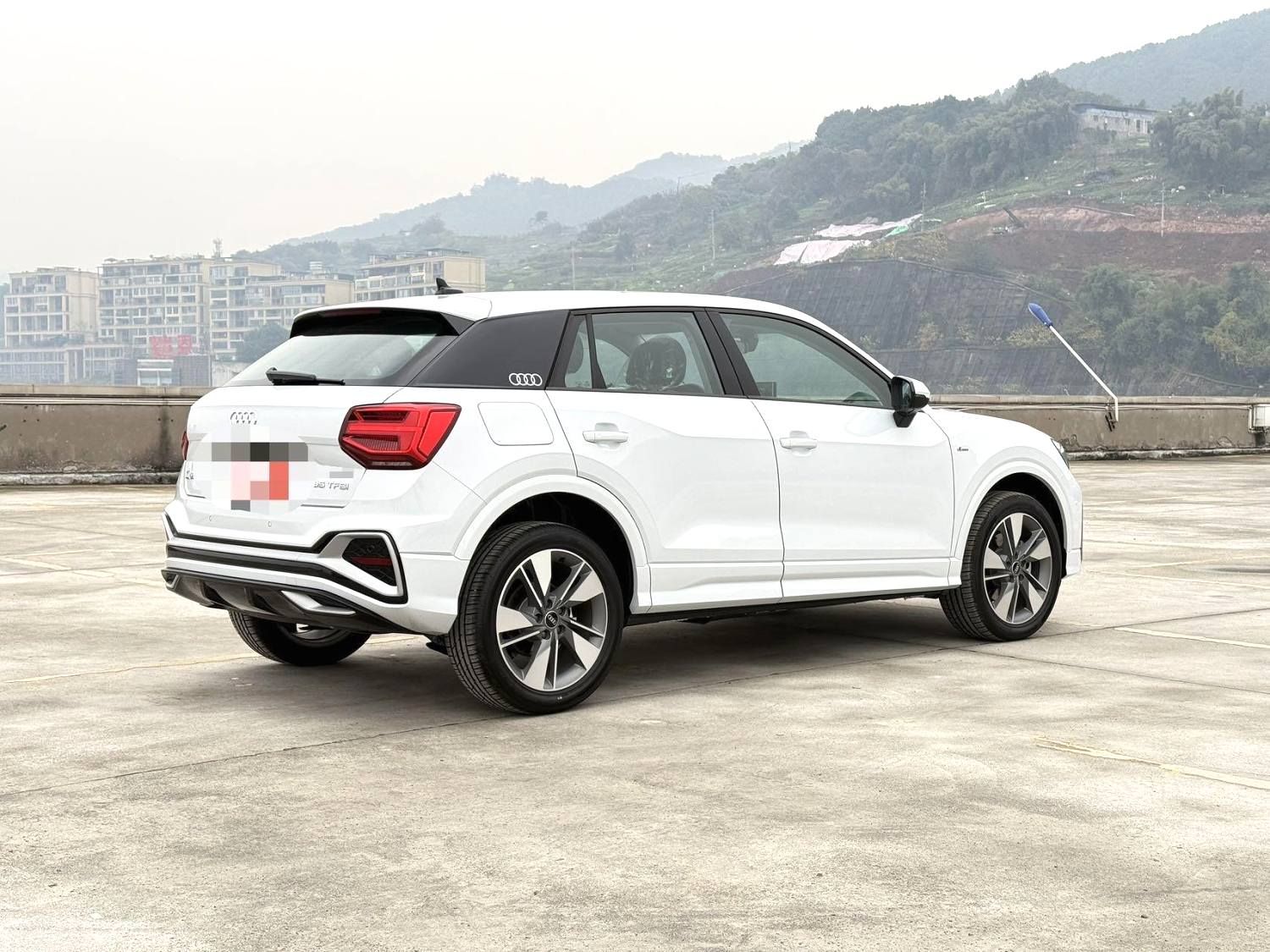 Audi Q2L 2025 car image #7