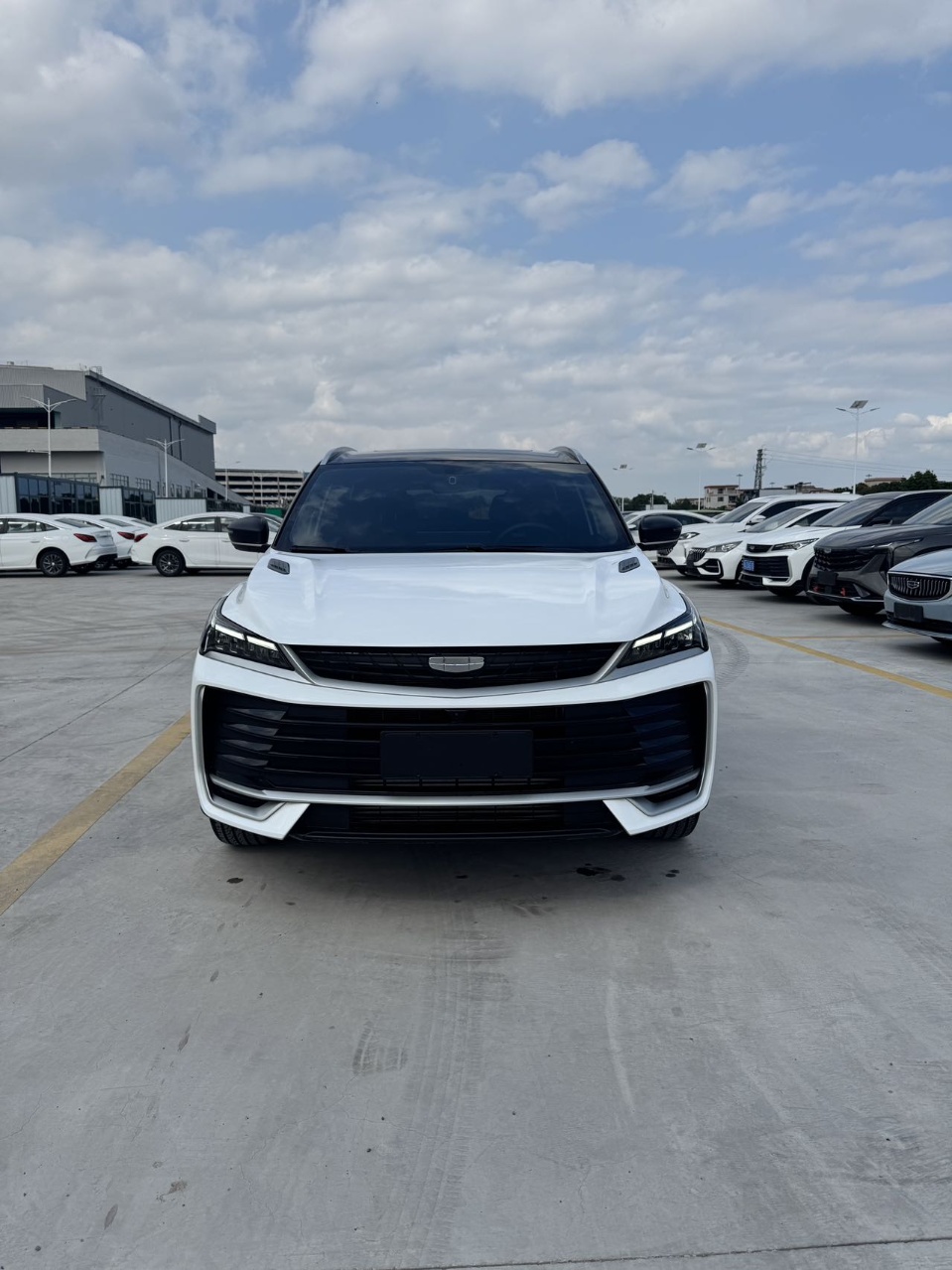 GEELY Coolray 2025 изображение автомобиля #4