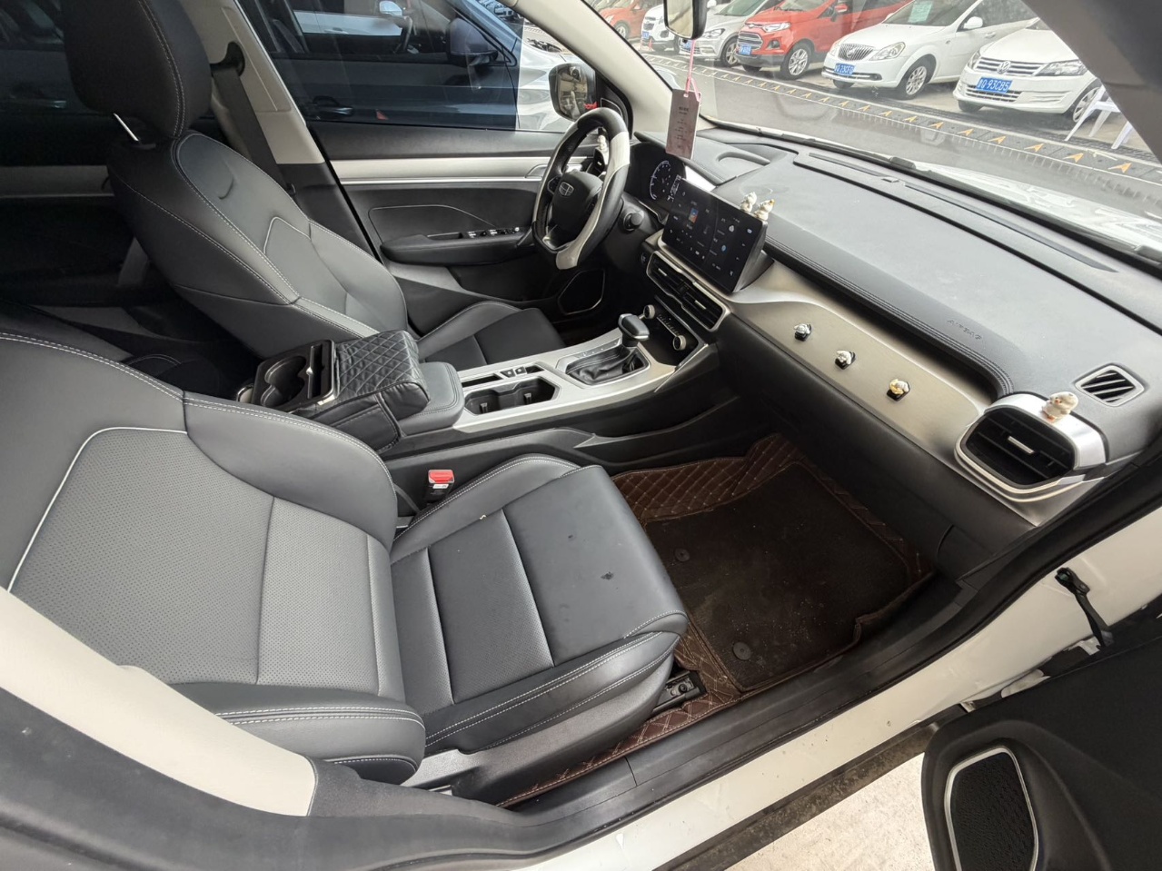 GEELY Coolray 2025 car image #4