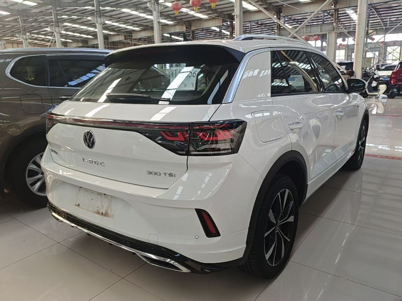 Volkswagen T-Roc 2024 car image #8