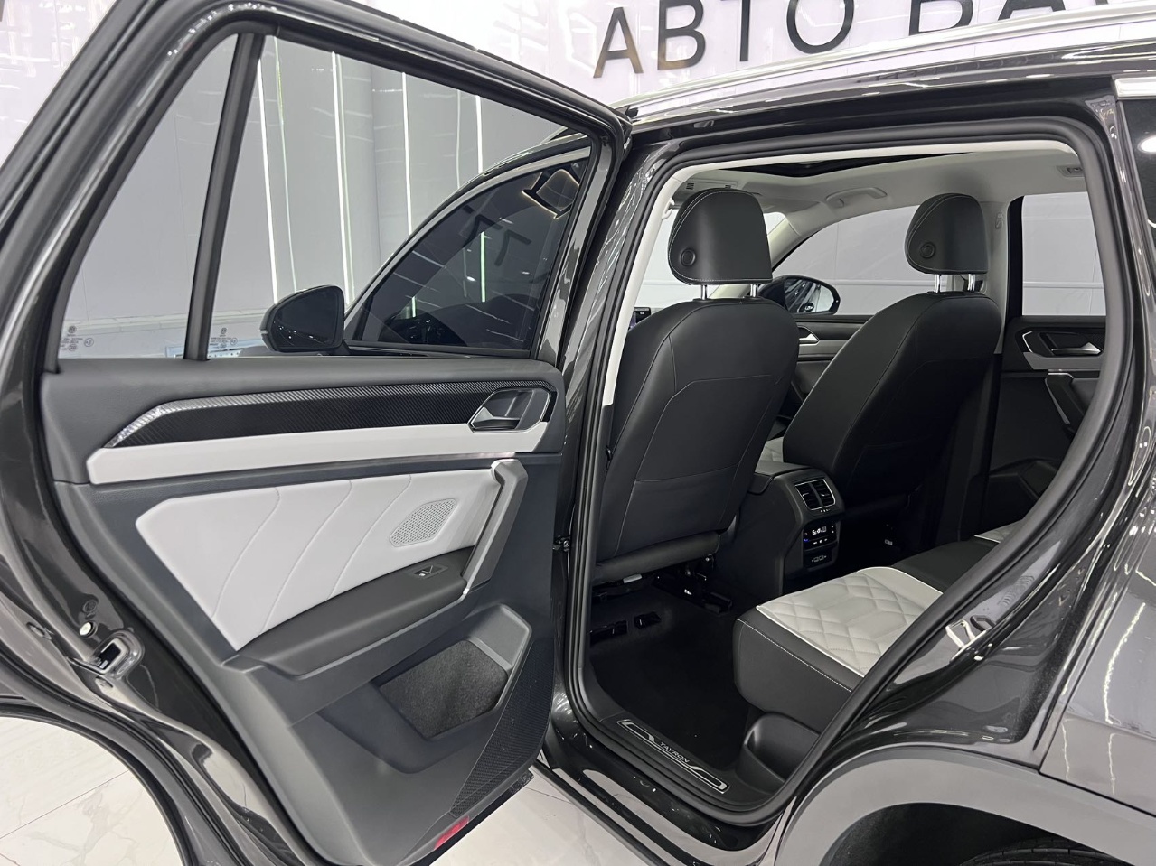 Volkswagen Tayron 2022 immagine di auto #8
