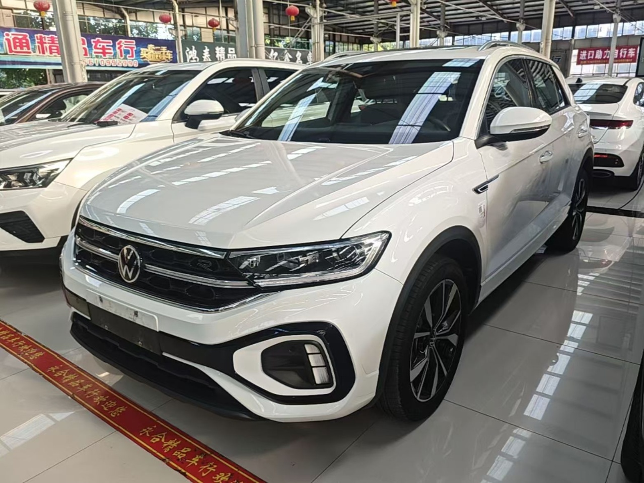 Volkswagen T-Roc 2024 car image #6