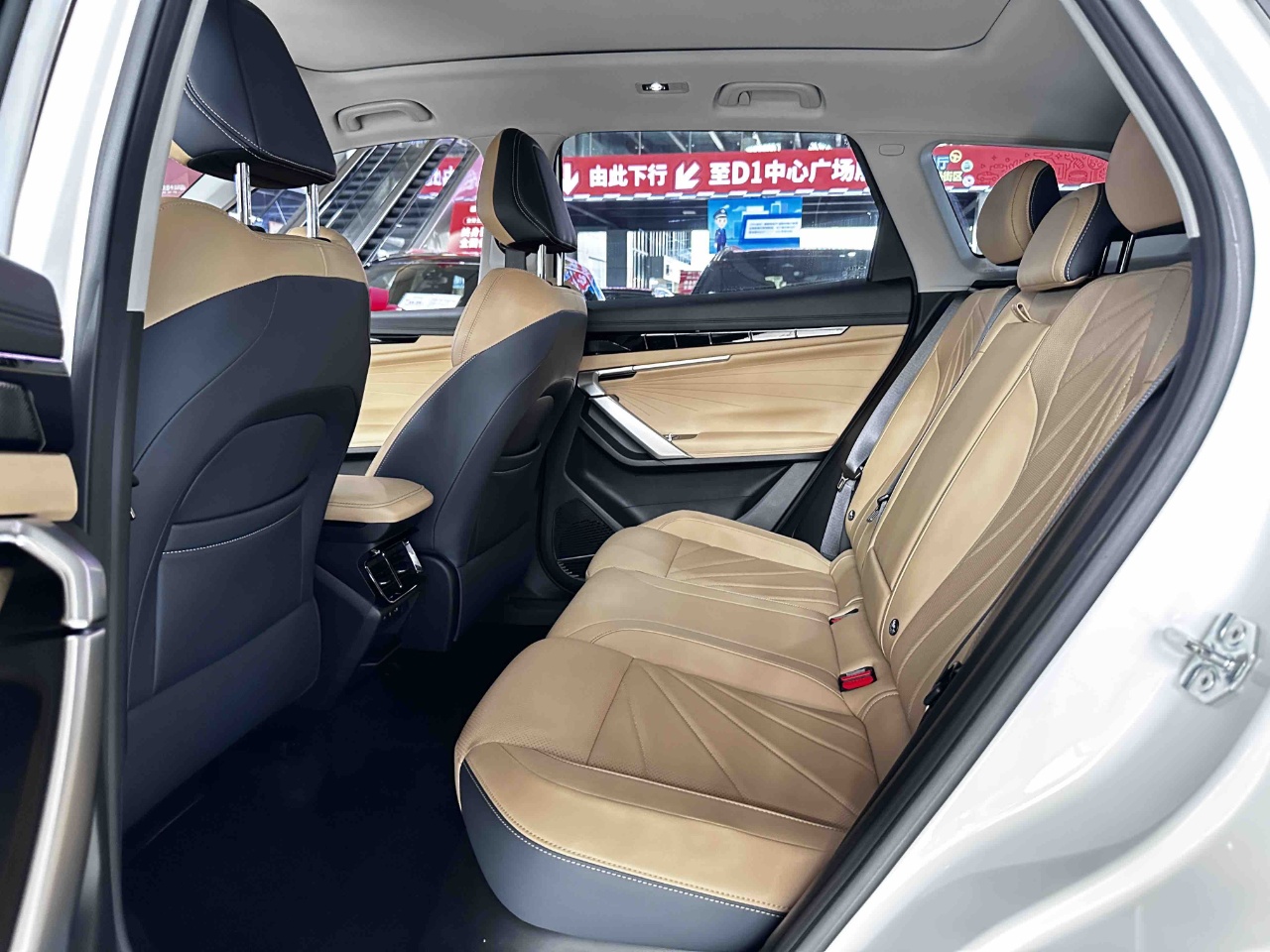 GEELY Boyue L 2023 صورة سيارة #8