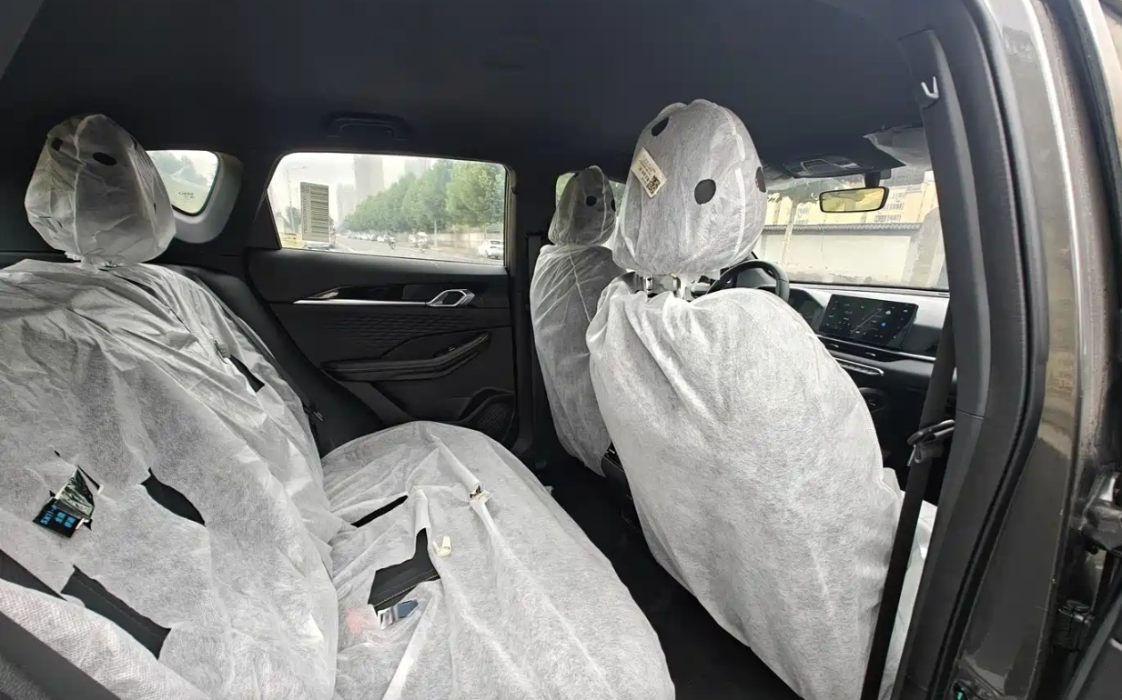 GEELY Coolray 2026 صورة سيارة #3