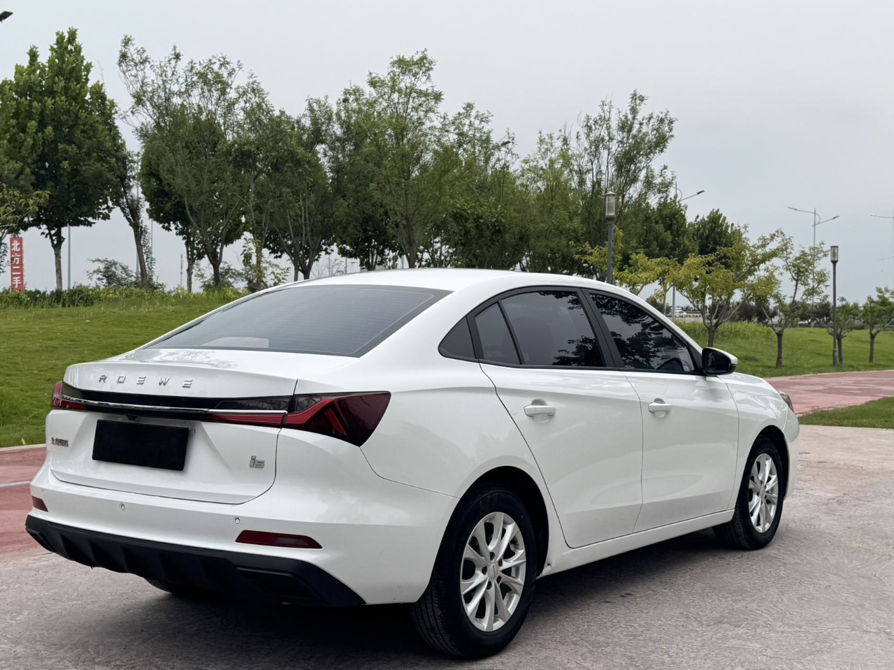 Roewe i5 2025 #7 Roewe i5 2025 car image #7