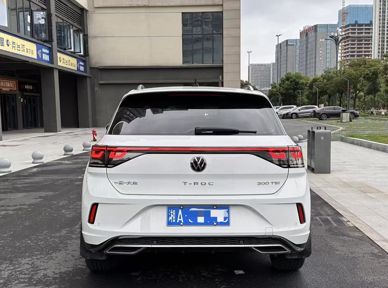 Volkswagen T-Roc 2023 car image #4