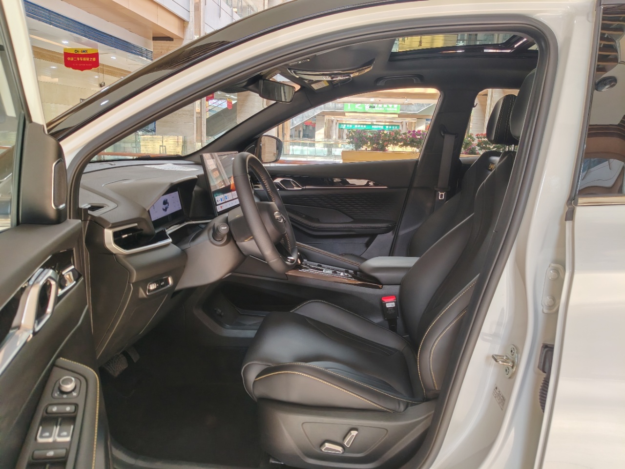 GEELY Coolray 2025 immagine di auto #3