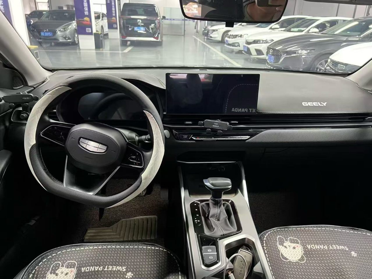 GEELY Emgrand 2024 #4 GEELY Emgrand 2024 car image #4