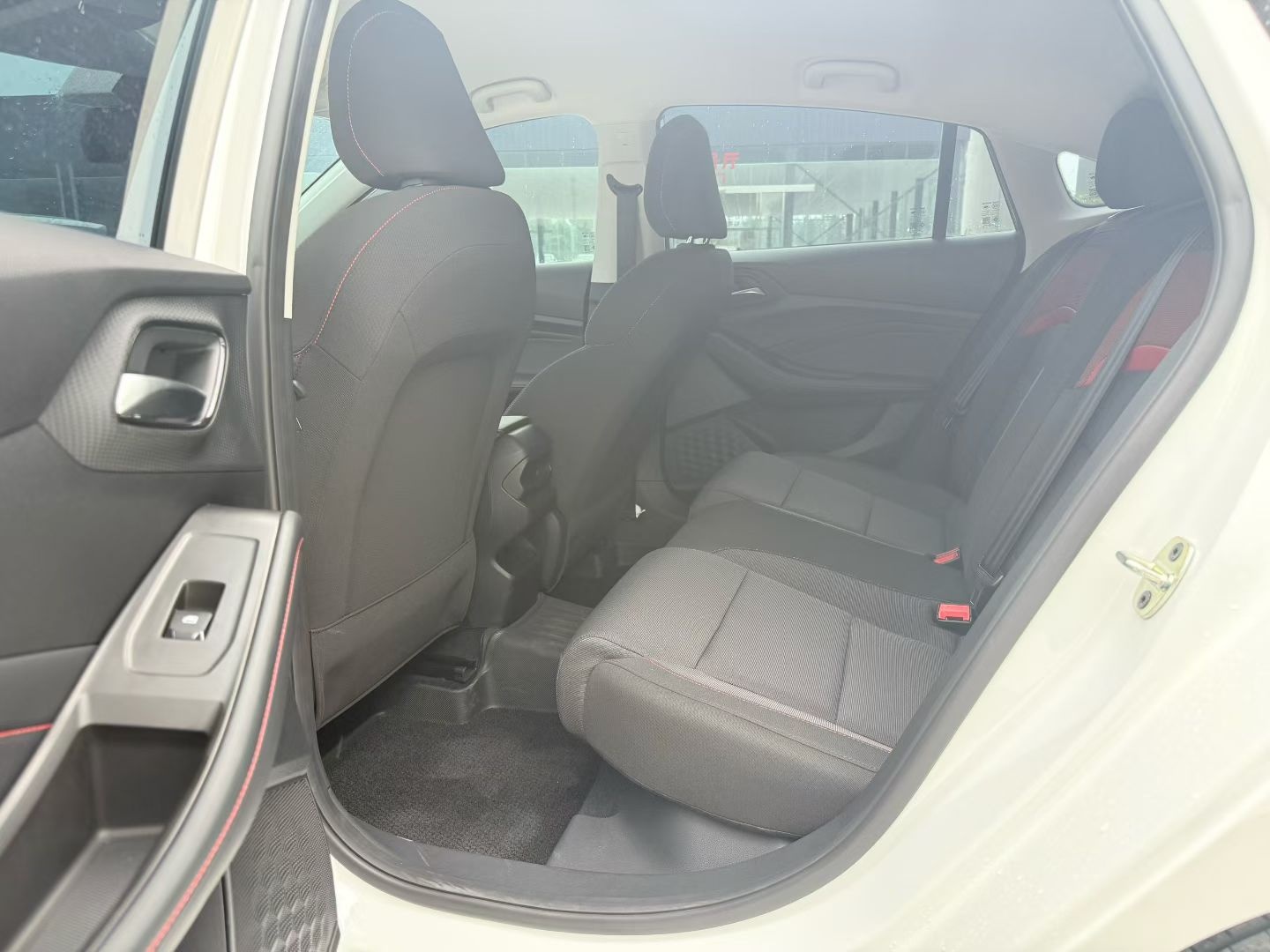 MG 5 2025 car image #2