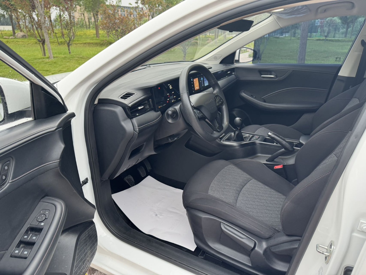Roewe i5 2025 #5 Roewe i5 2025 car image #5