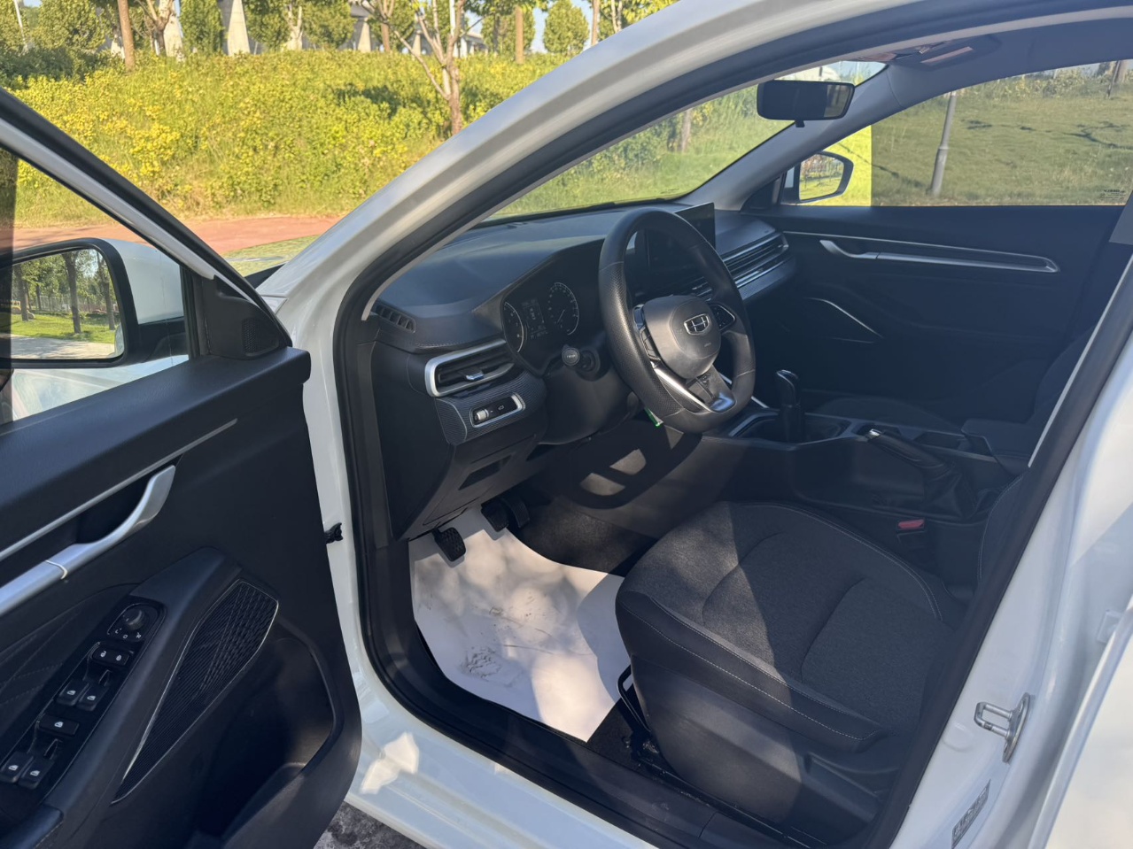GEELY Emgrand 2024 car image #4
