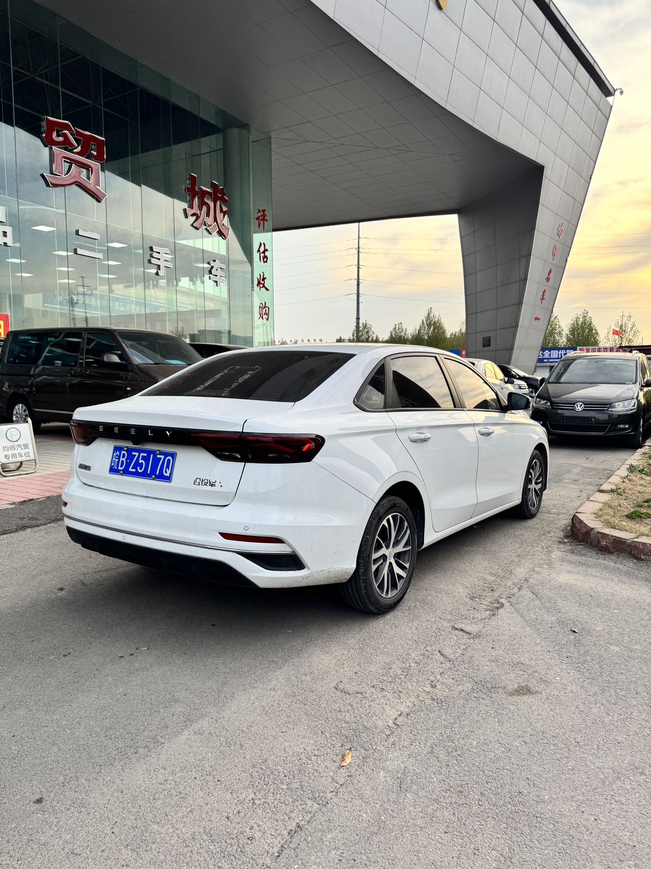 GEELY Emgrand 2023 #2 GEELY Emgrand 2023 car image #2
