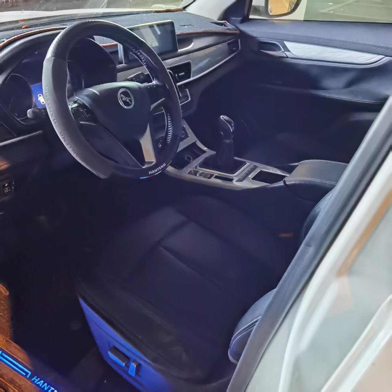 2018 car image #5