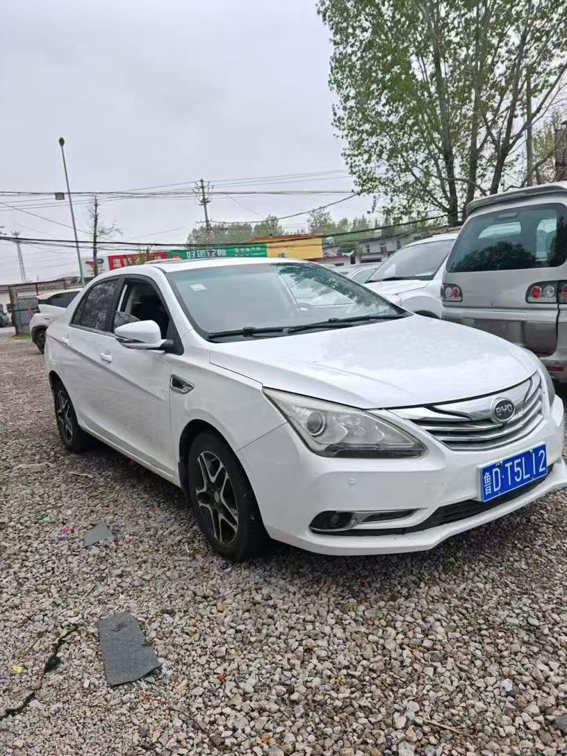 BYD G5 2015 immagine di auto 