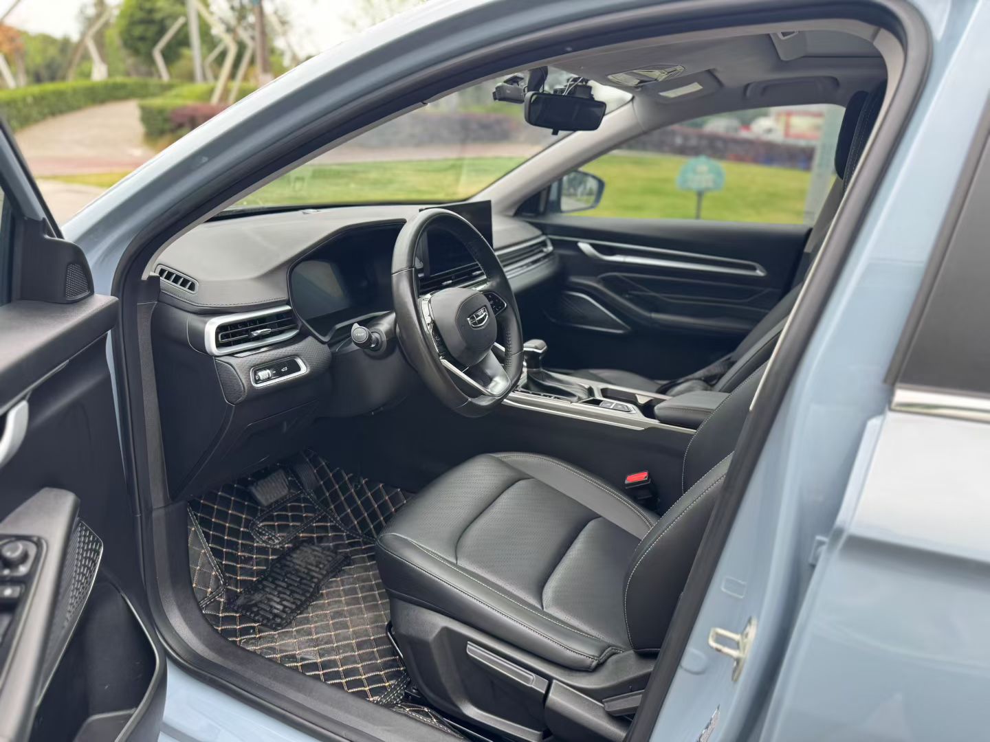 GEELY Emgrand 2024 imagen de coche #2