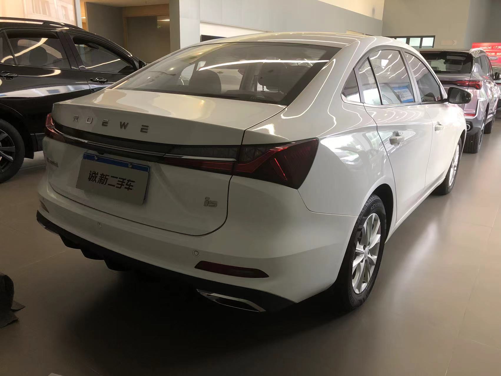 Roewe i5 2024 #4 Roewe i5 2024 car image #4