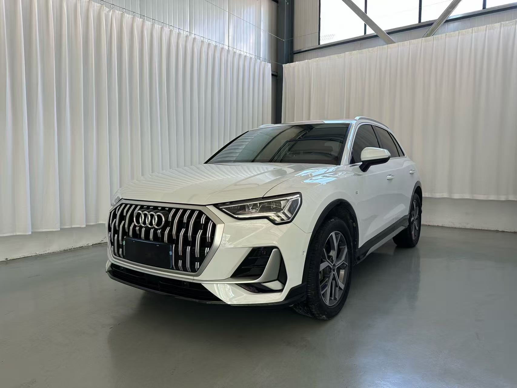 Audi Q3 2024 car image 
