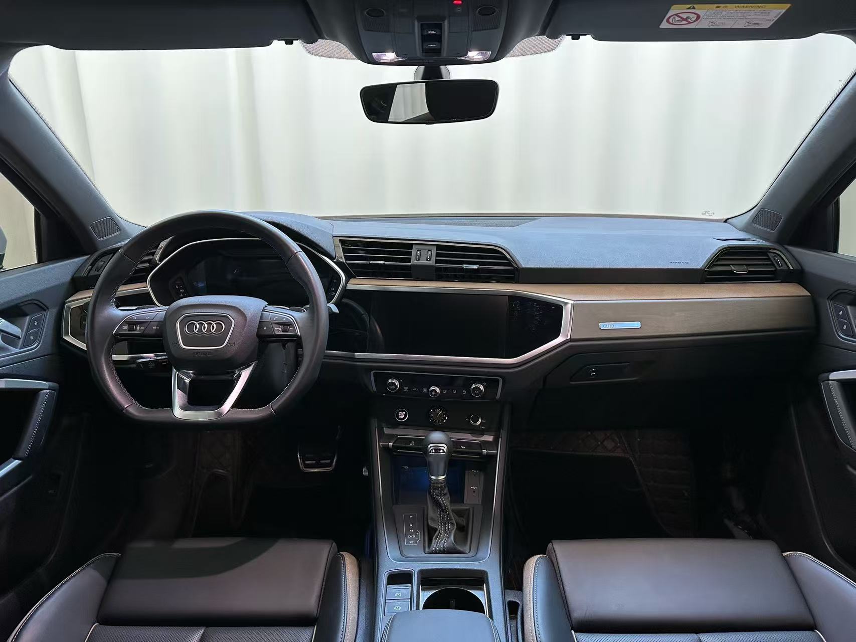 Audi Q3 2024 imagen de coche #8