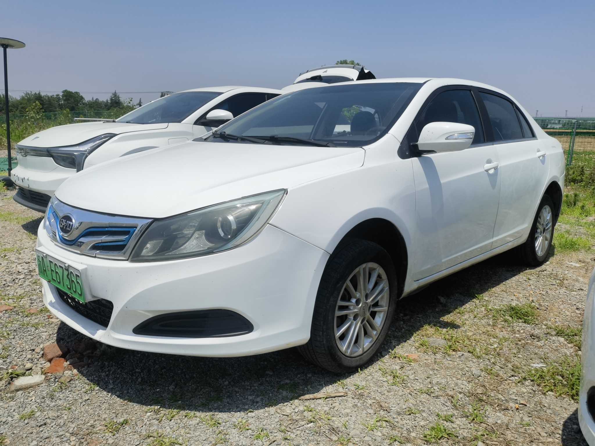 BYD e5 2019 car image 
