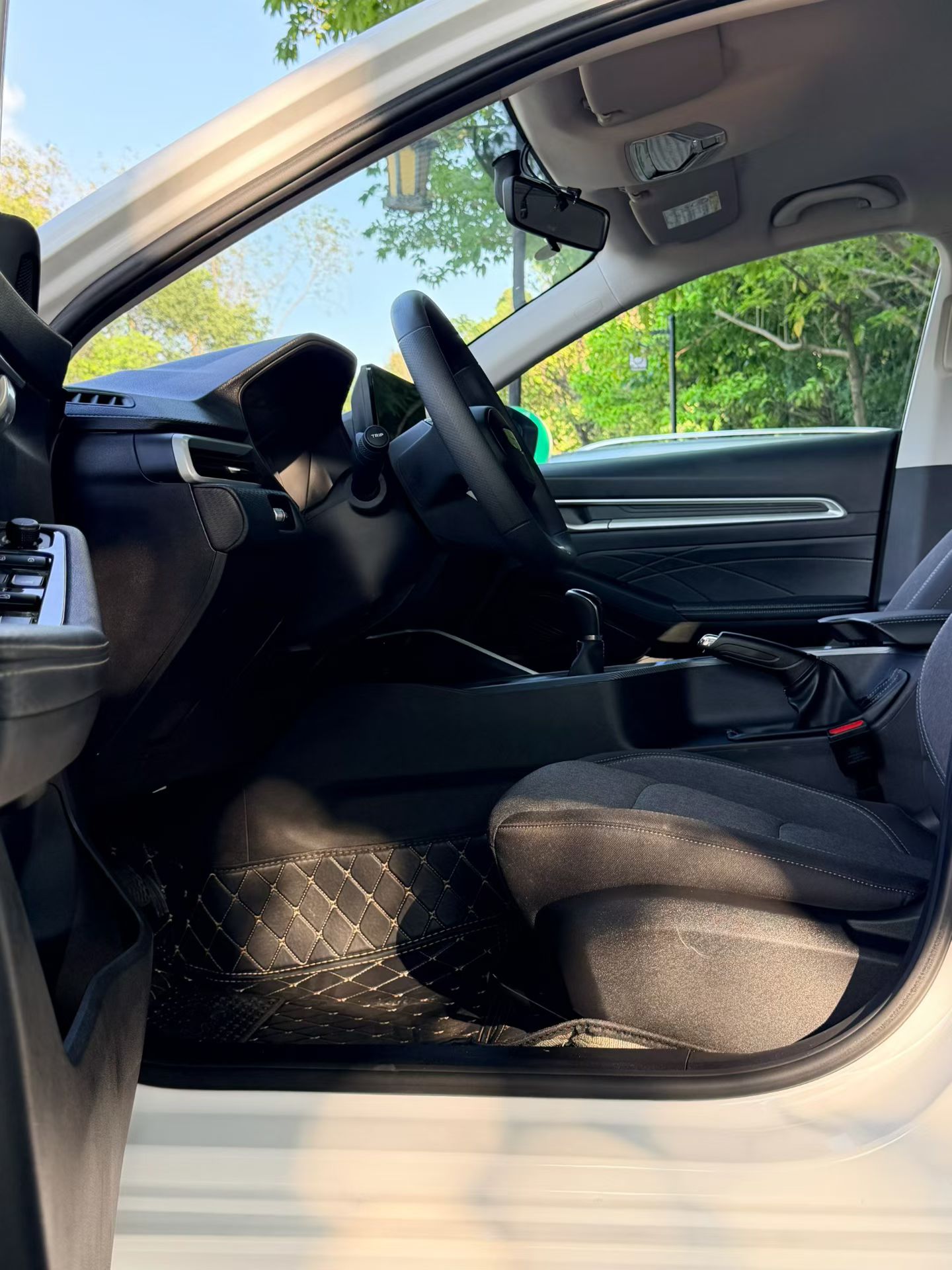 GEELY Emgrand 2024 car image #3