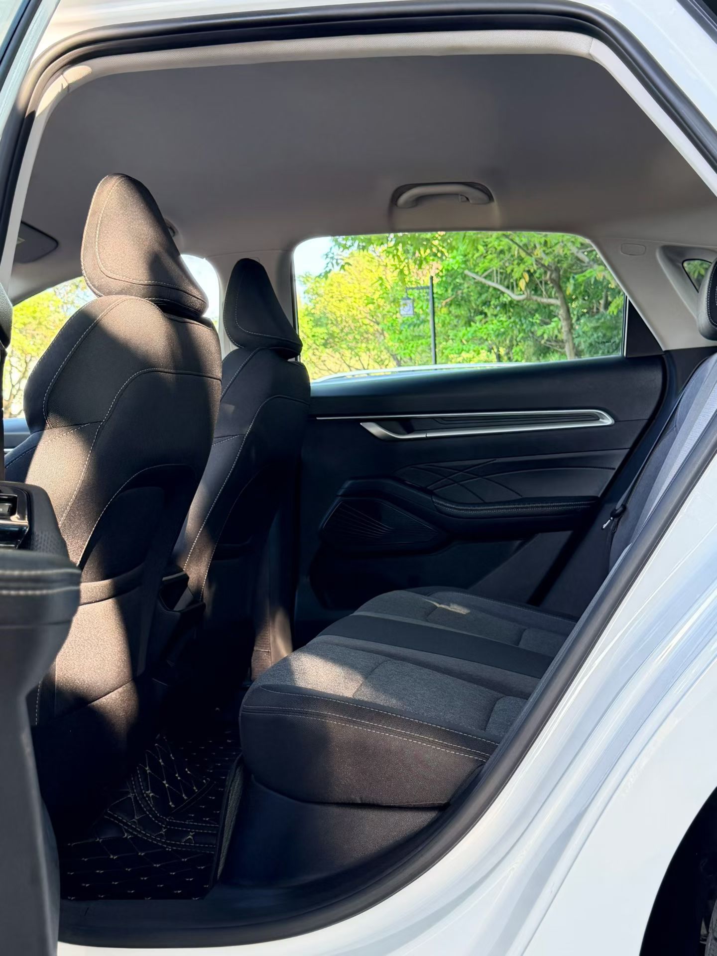 GEELY Emgrand 2024 car image #4