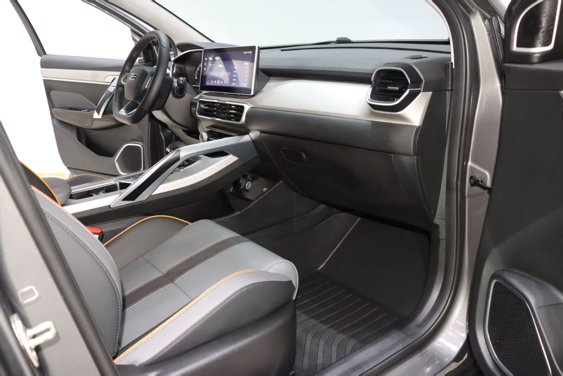 GEELY Coolray 2024 #3 GEELY Coolray 2024 car image #3