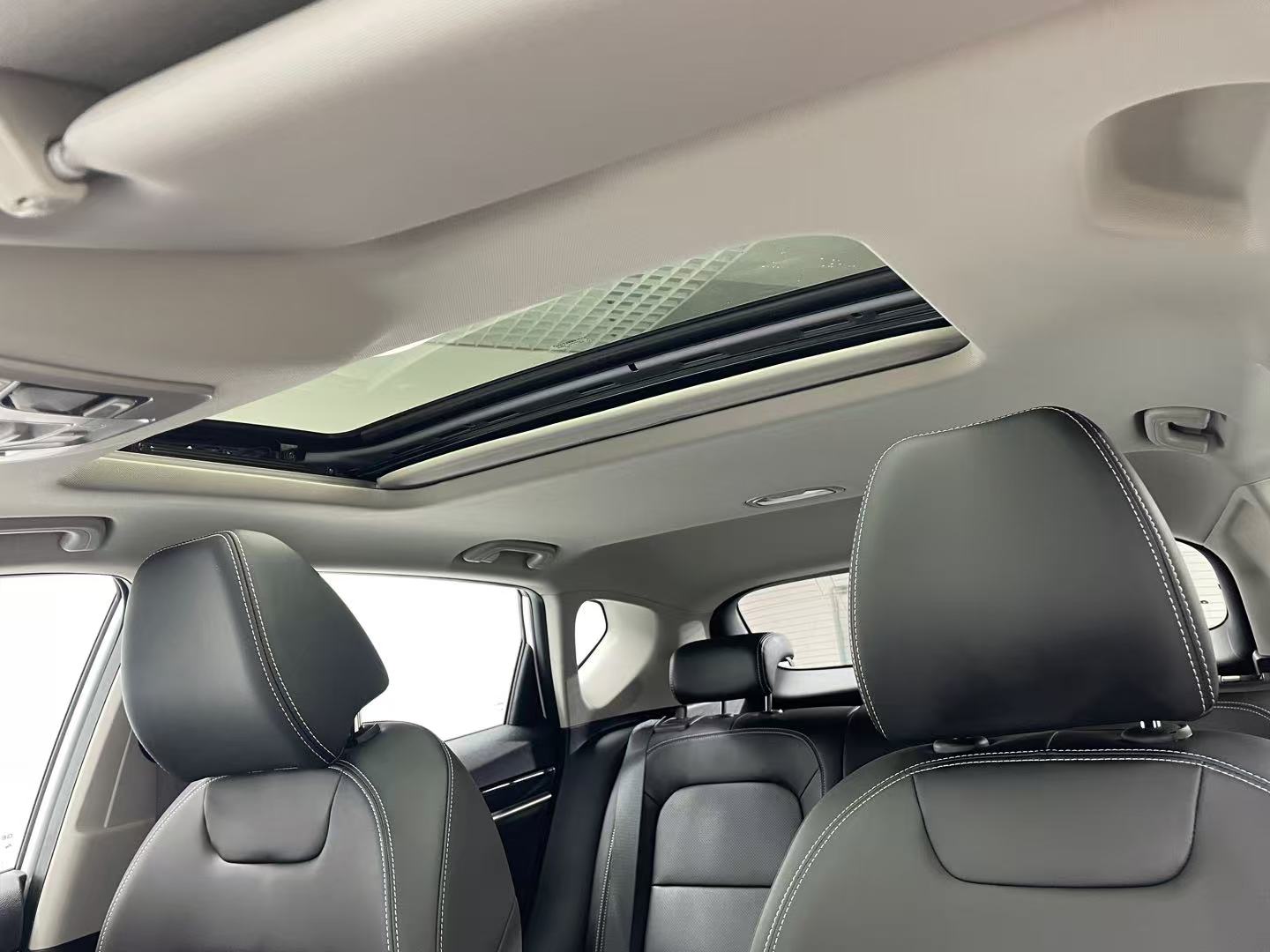 GEELY Coolray 2025 #6 GEELY Coolray 2025 car image #6
