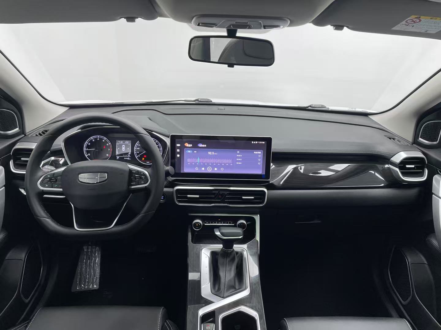 GEELY Coolray 2025 #7 GEELY Coolray 2025 car image #7