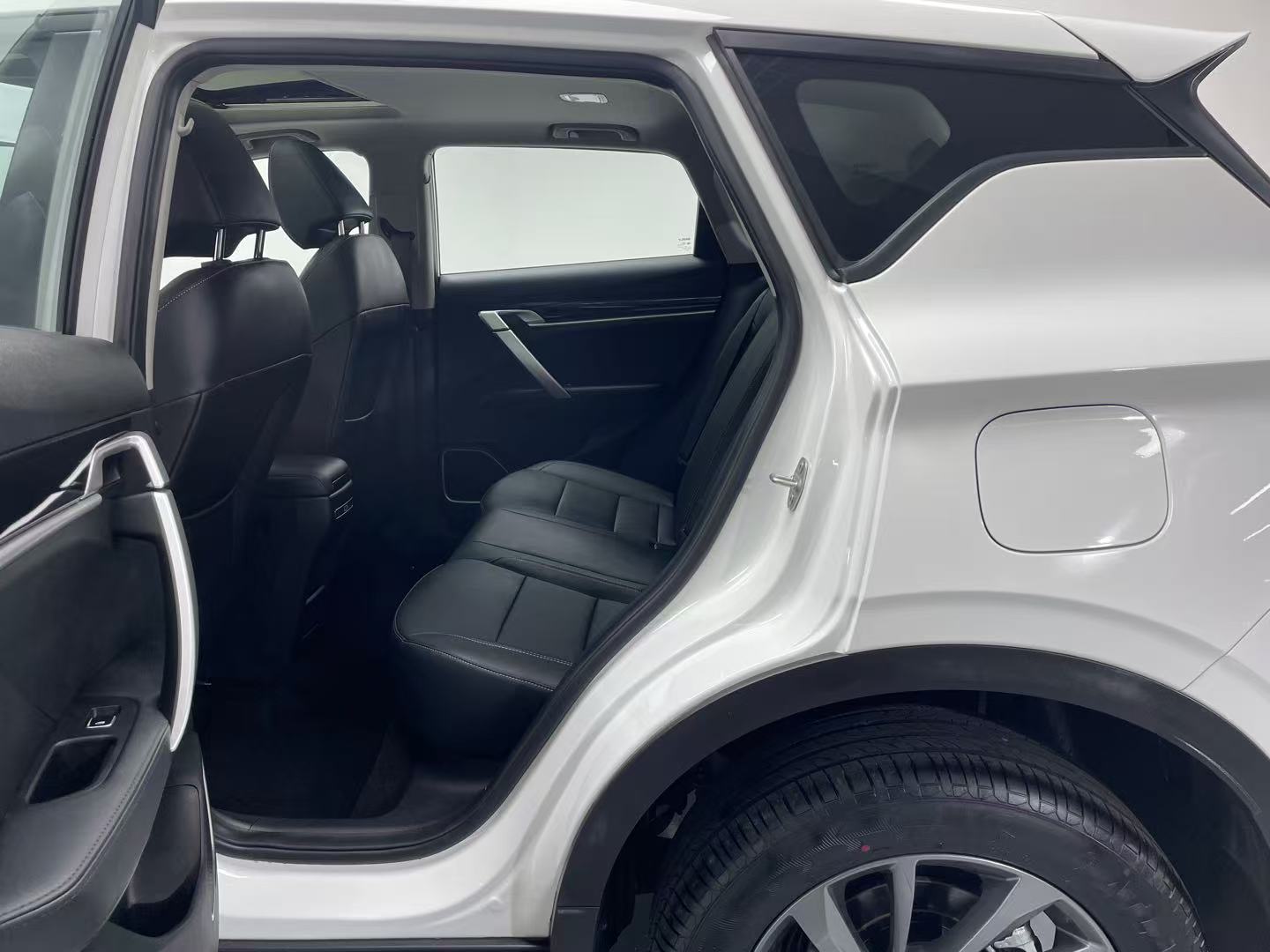 GEELY Coolray 2025 #5 GEELY Coolray 2025 car image #5