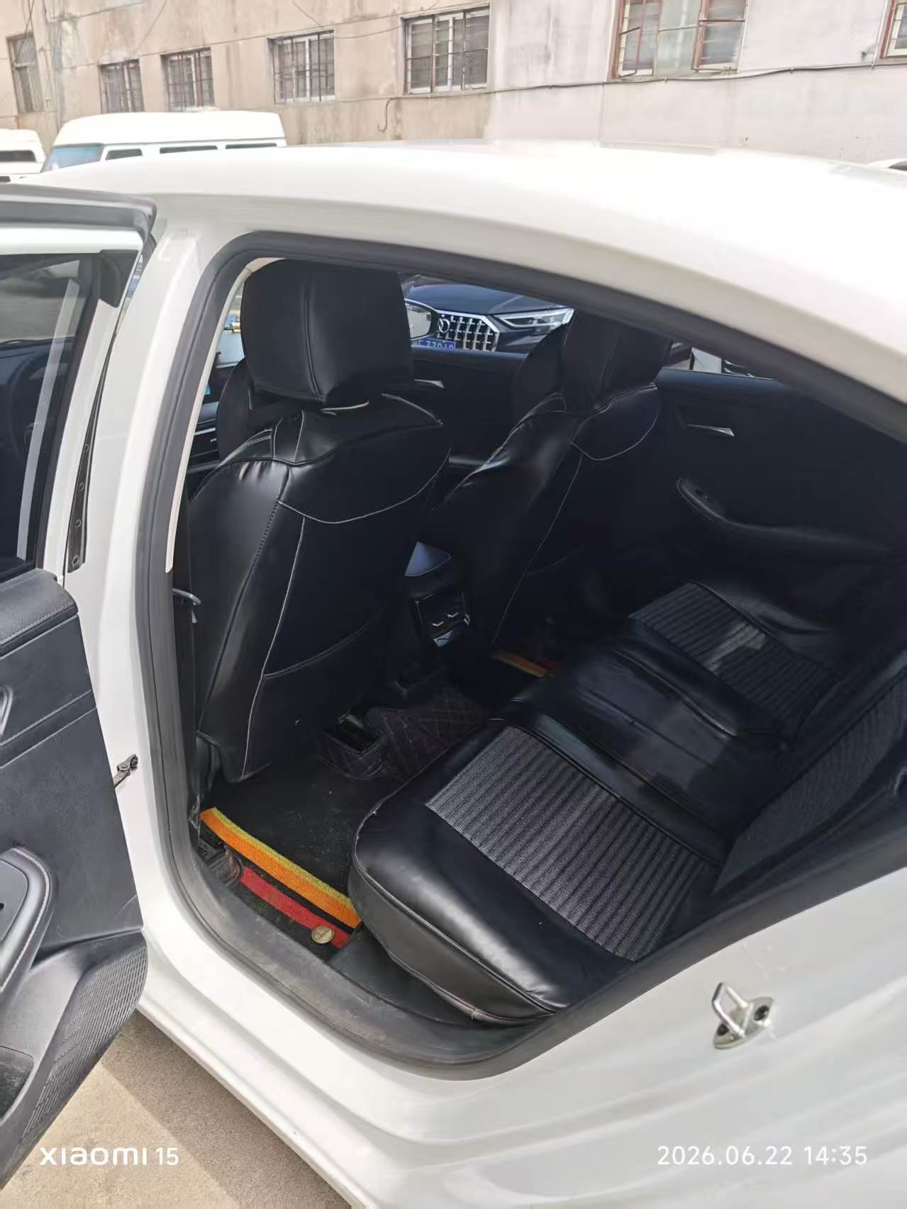 Roewe i5 2024 car image #2