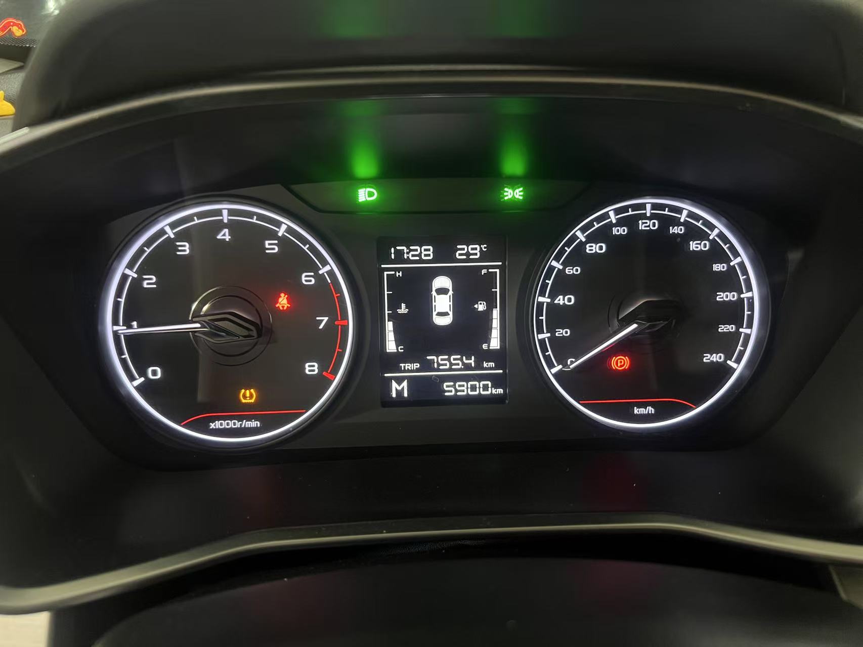 GEELY Coolray 2025 #6 GEELY Coolray 2025 car image #6