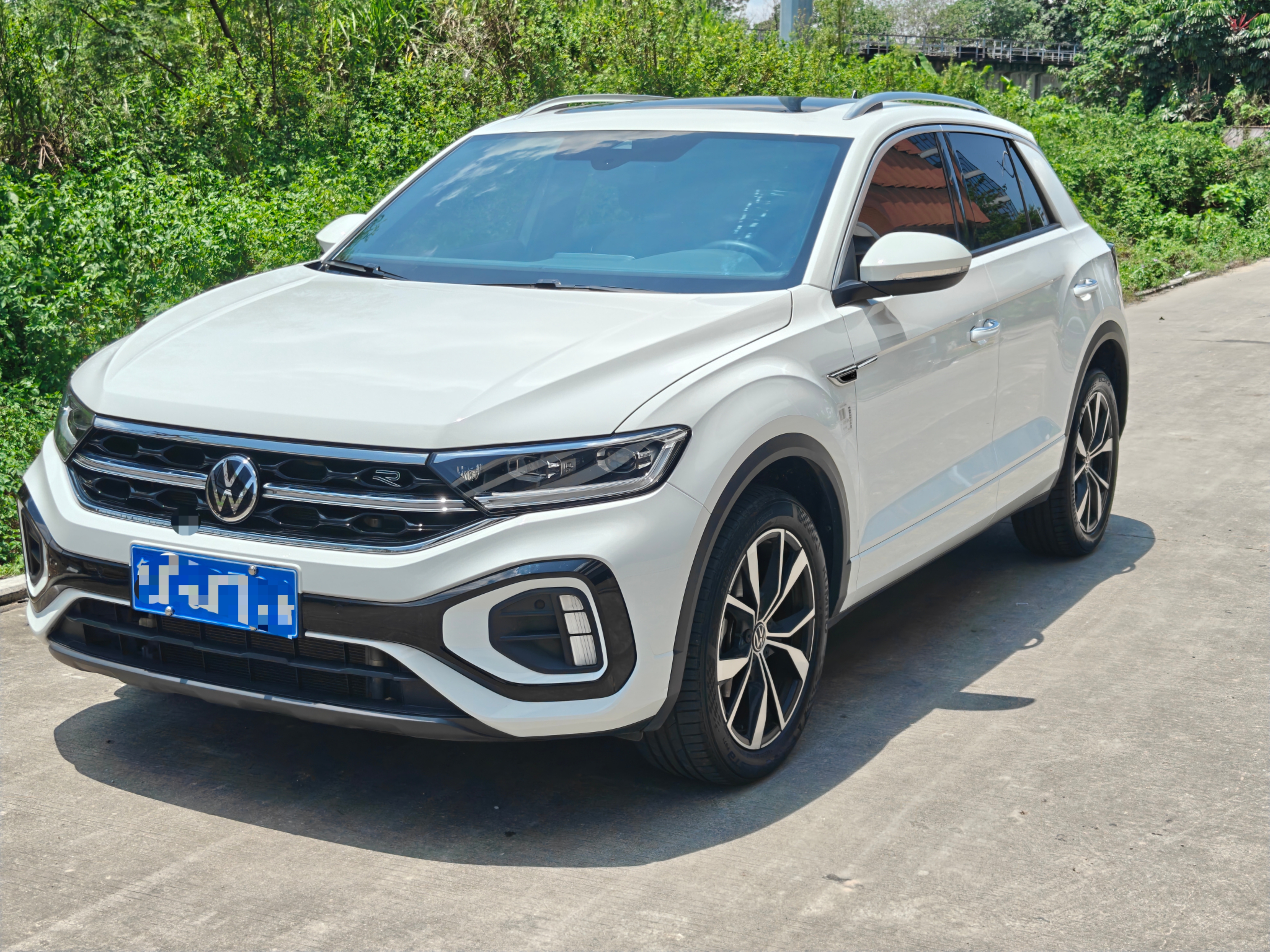 Volkswagen T-Roc 2024 immagine di auto #4