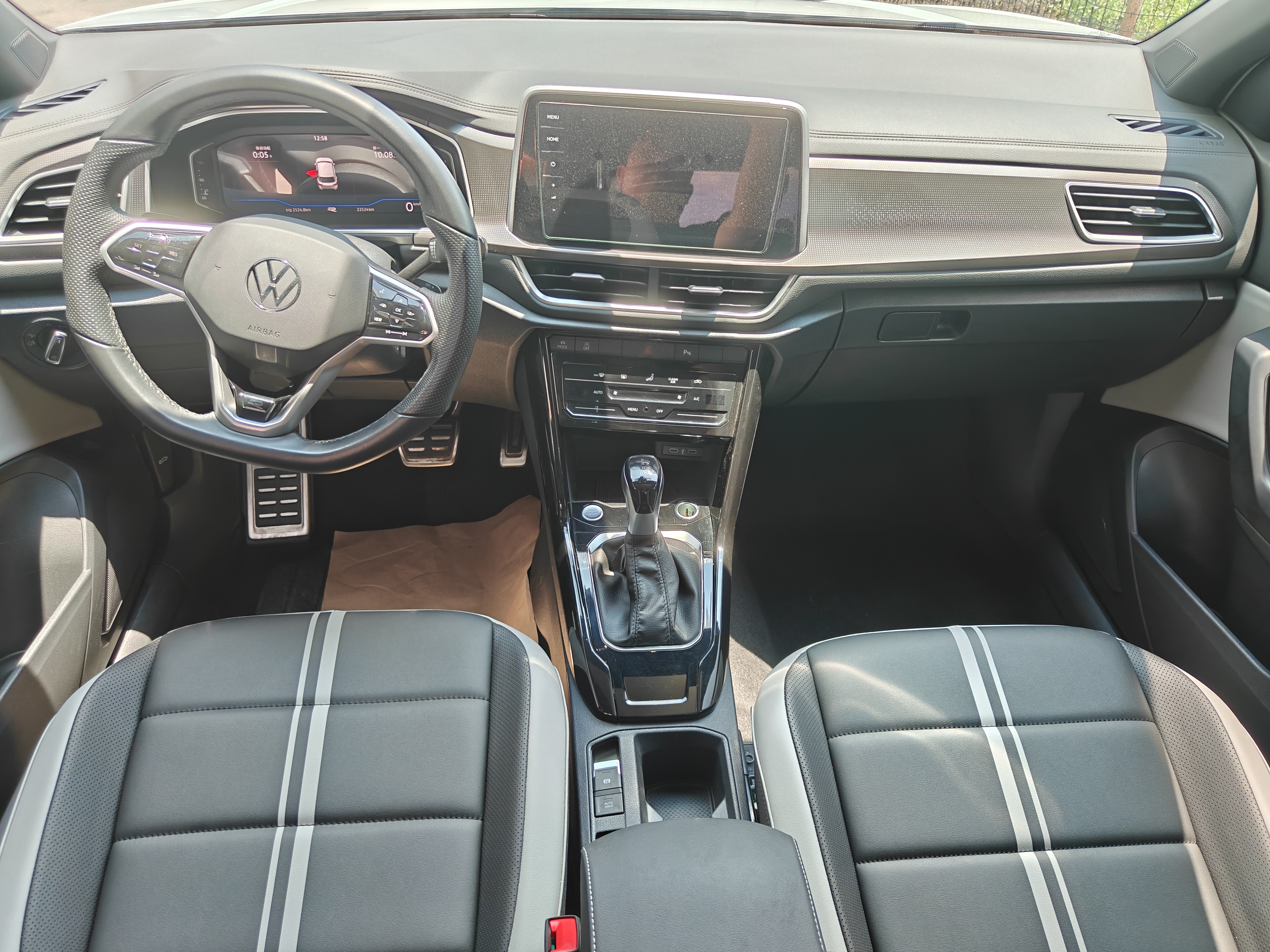 Volkswagen T-Roc 2024 immagine di auto #5