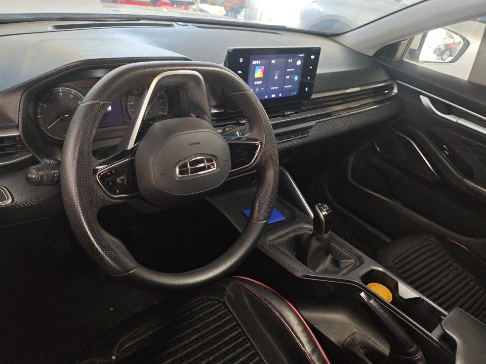 GEELY Emgrand 2024 изображение автомобиля #6
