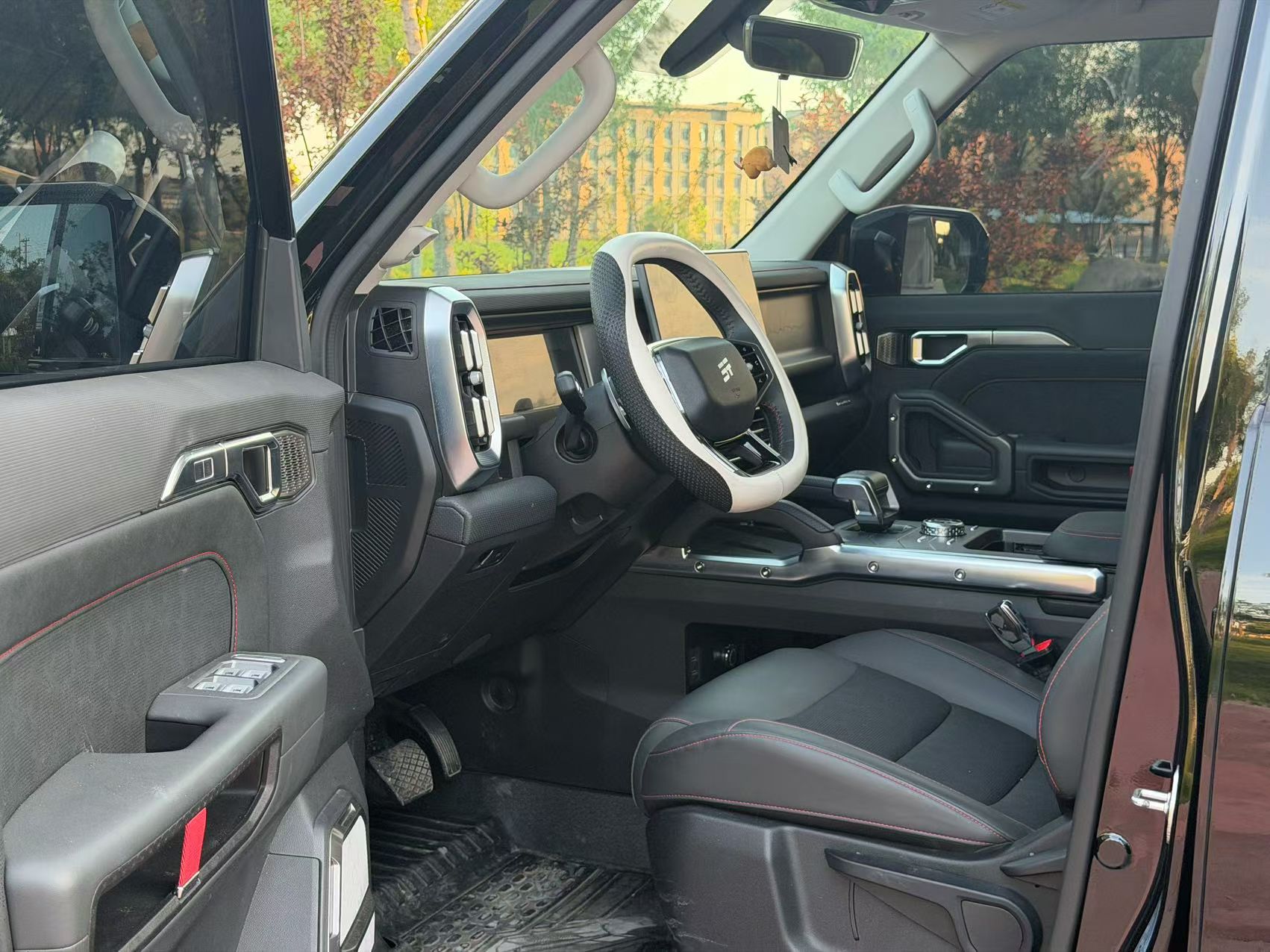 Jetour Traveller 2024 car image #3