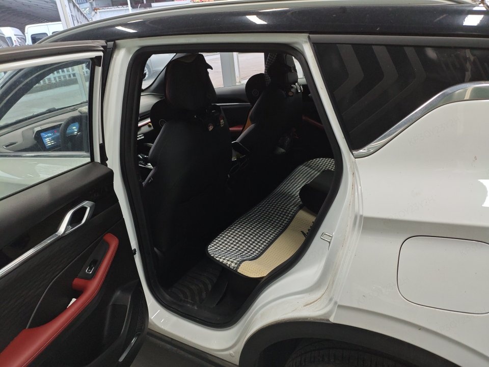 GEELY Coolray 2023 image de voiture #5