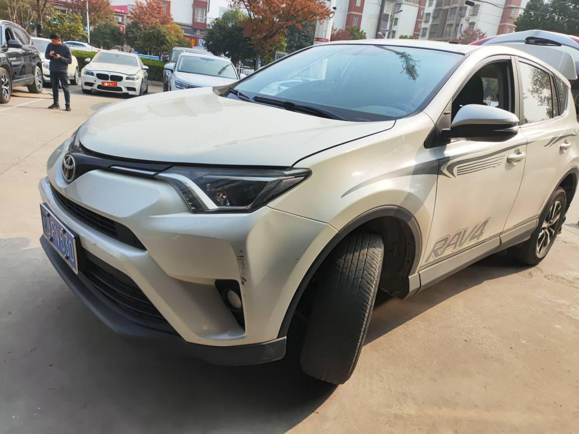 Toyota RAV4 2019 immagine di auto 