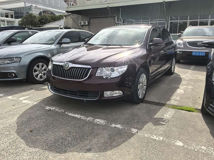 Skoda Superb 2011 imagen de coche #2