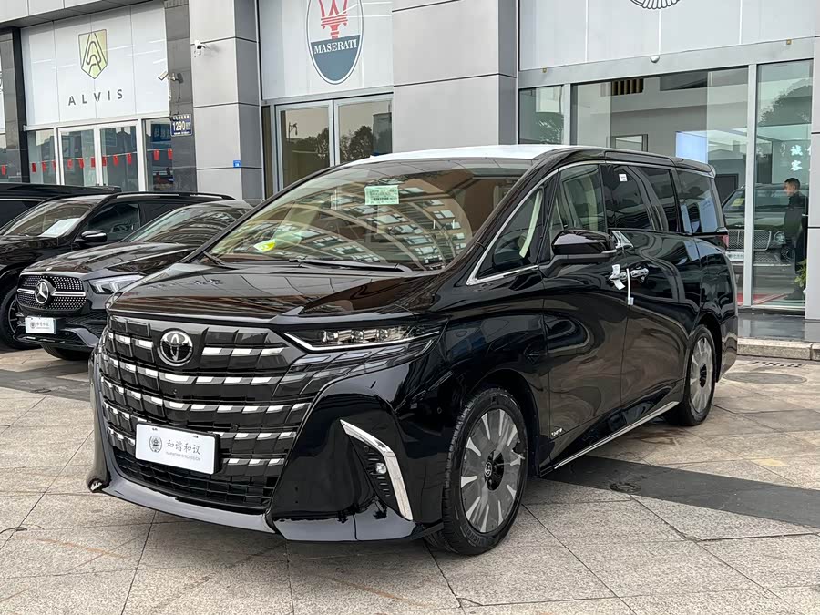 Toyota Alphard car image #2