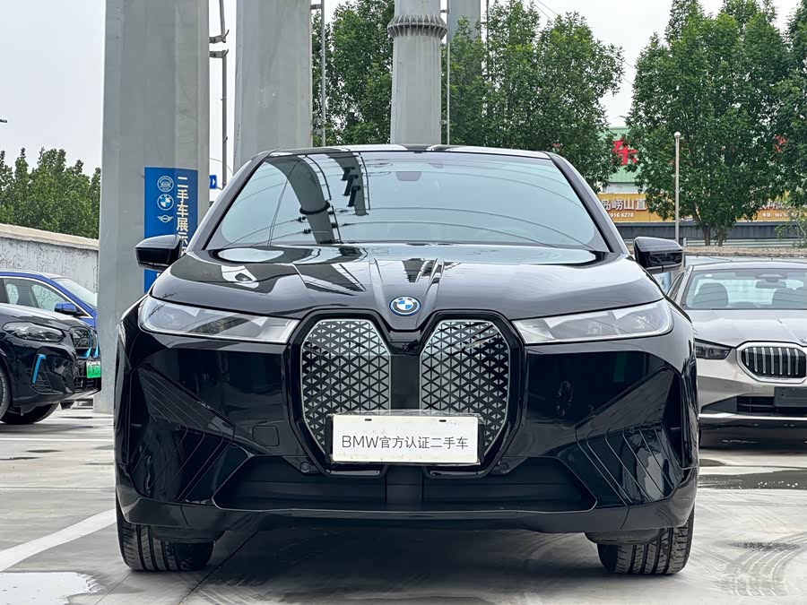 BMW iX M60 2023 car image #2