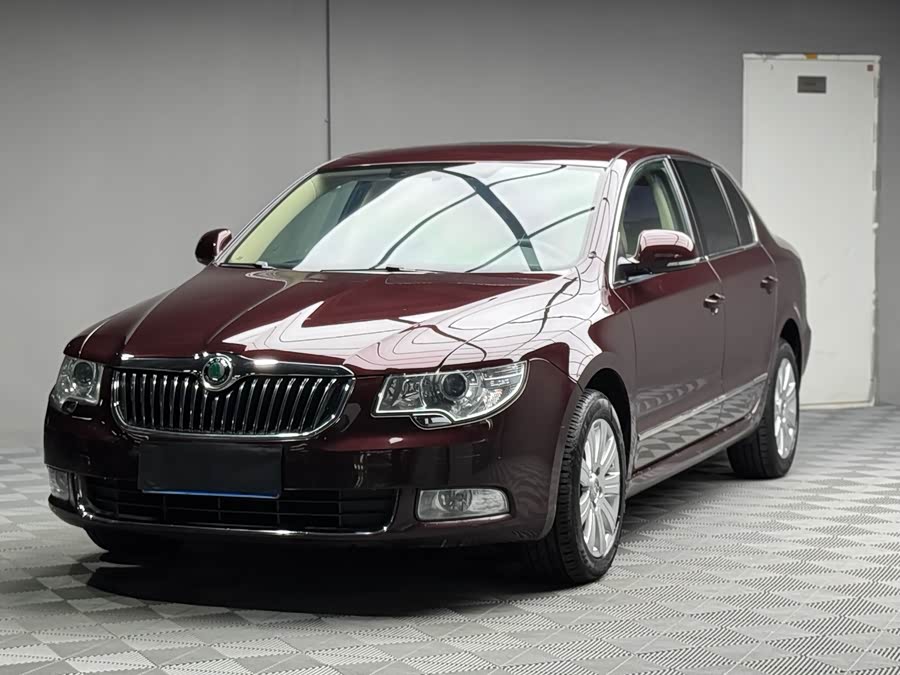 Skoda Superb 2013 car image #2