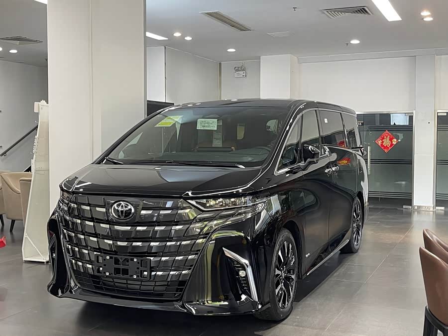Toyota Alphard car image #2