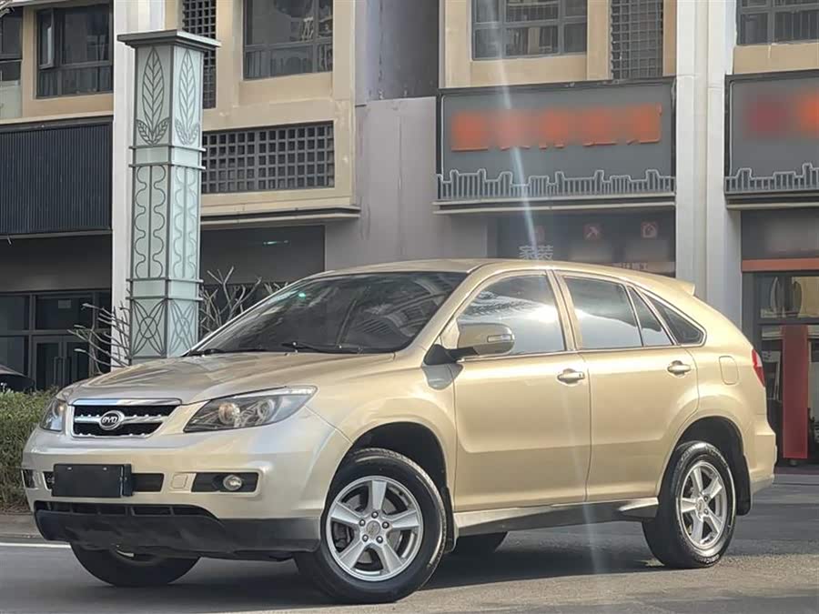 BYD S6 2015 #2 BYD S6 2015 car image #2