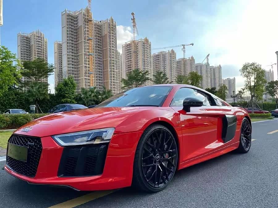 Audi R8 2019 car image #2