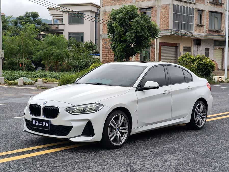 BMW 1 Series 2019 immagine di auto #2